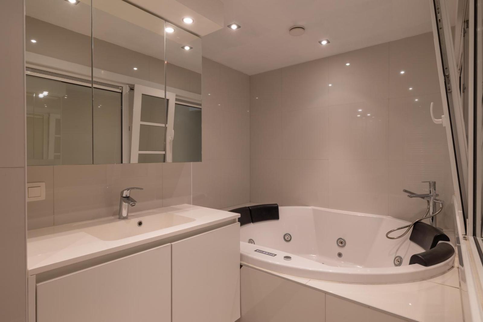 Luxury Family Apartment With Seaview And Jacuzzi Bathtub T48 奥斯滕德 外观 照片